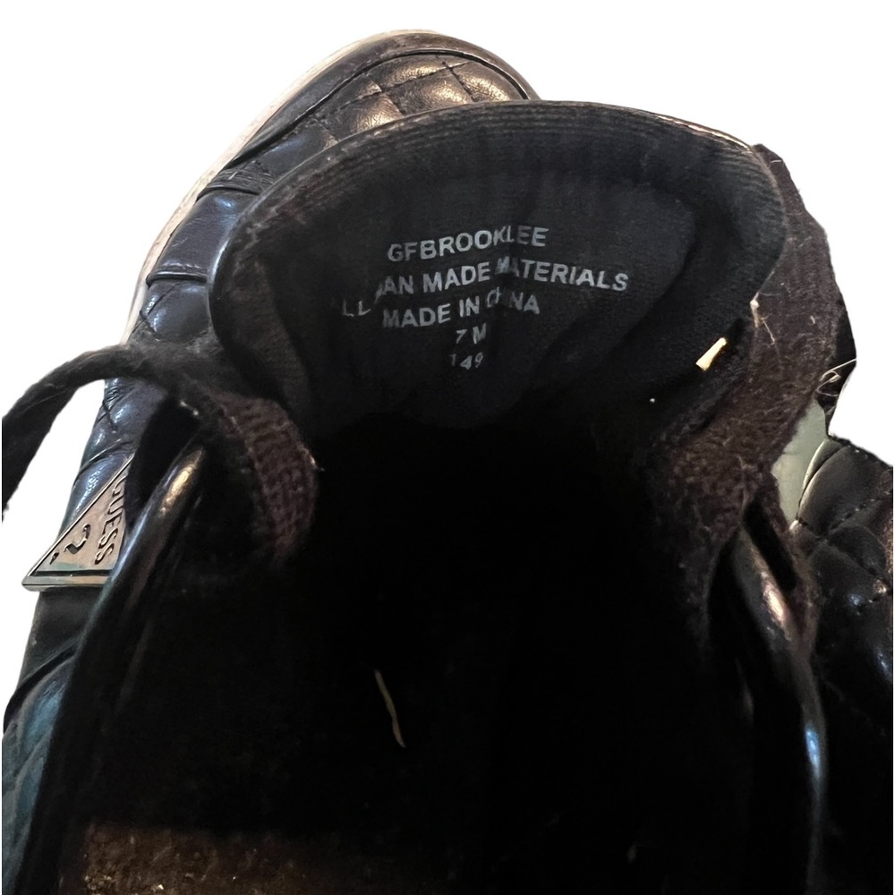 Guess - Women fashion sneaker size 7 - Picture 3 of 3